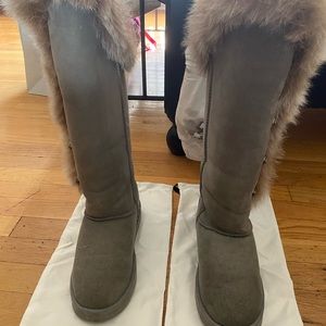 Australian Luxe shearling & fur boots size 8 1/2.
